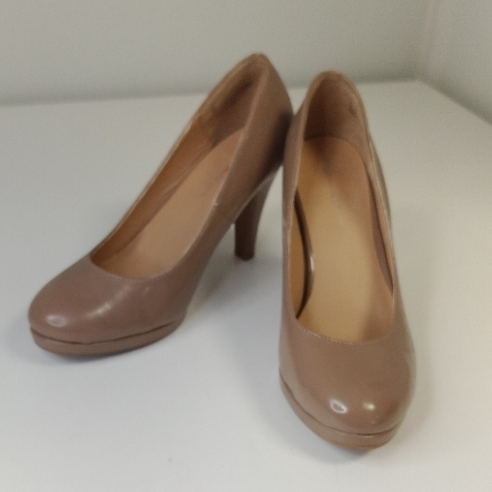 2/$30 Lane Bryant Tan Faux Patent Leather Women's Heels‎ Size 8M